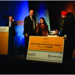 Sonu getting the Zee Business Award